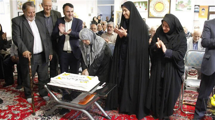  سالمندان سرمایه‌های ارزشمند اجتماعی هستند