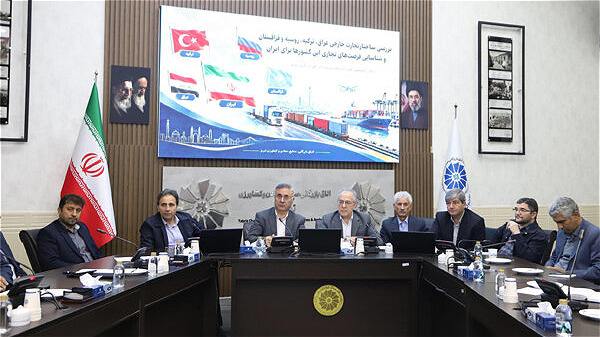 توسعه کشت قراردادی به کاهش خسارت کشاورزان کمک می‌کند